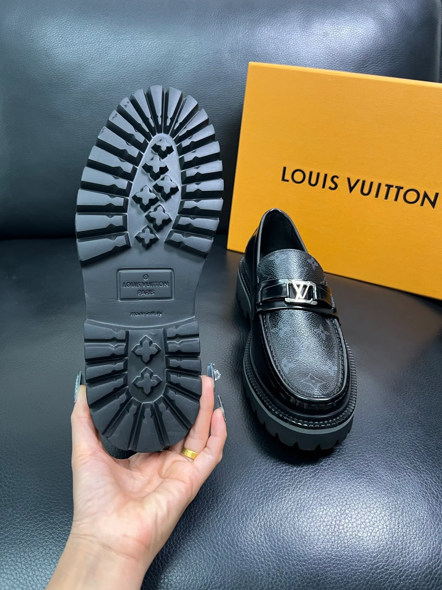 Men's shoes 💰780 Lv top purchasing Louis Vuitton leather shoes counter synchronization, uppers imported from Italy, imported water-dyed cowhide lining, soles: original soles specially provided by the original factory, original factory follow-up goods, high quality, welcome to compare, code number 38-44 (customized 45) 85842